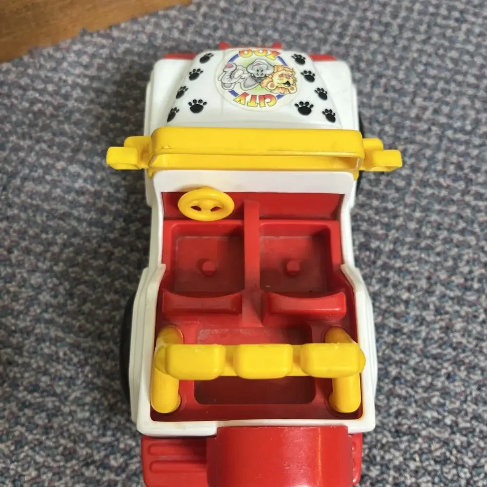 City Zoo Empire 2000 Vintage Toy Jeep White 8